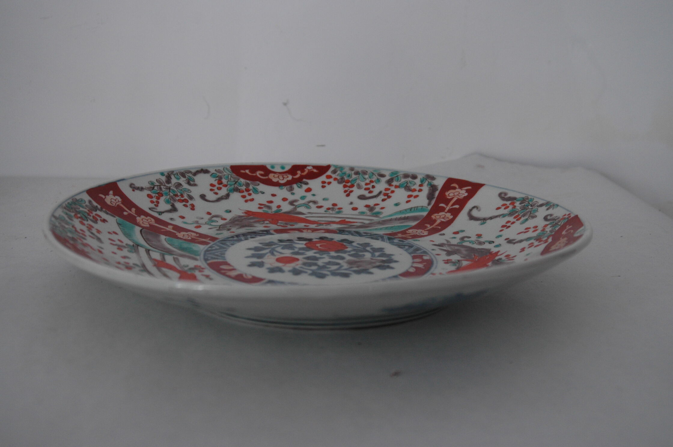 Dish Imari ancient China or Japan