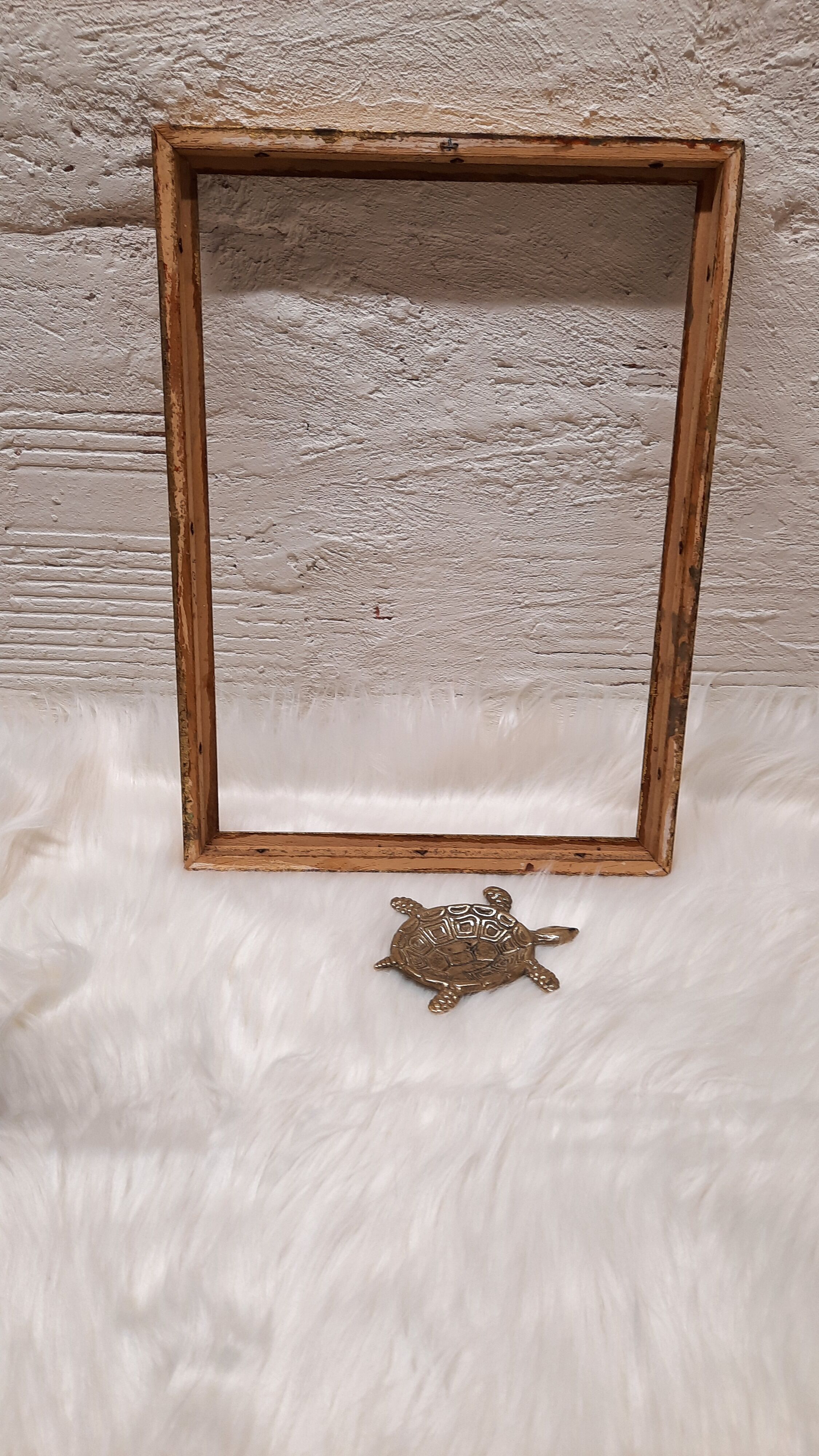 Golden wood frame with godrons