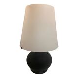 Lampe de table contemporaine en verre blanc et noir de style Murano