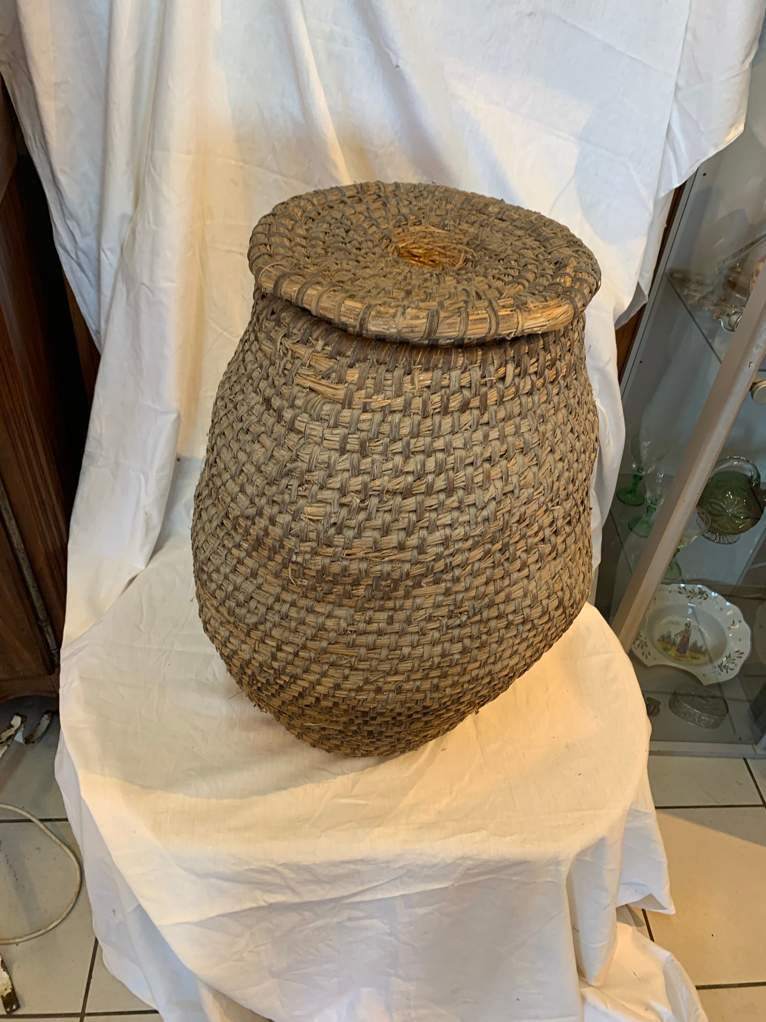 Braided straw basket