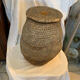 Braided straw basket