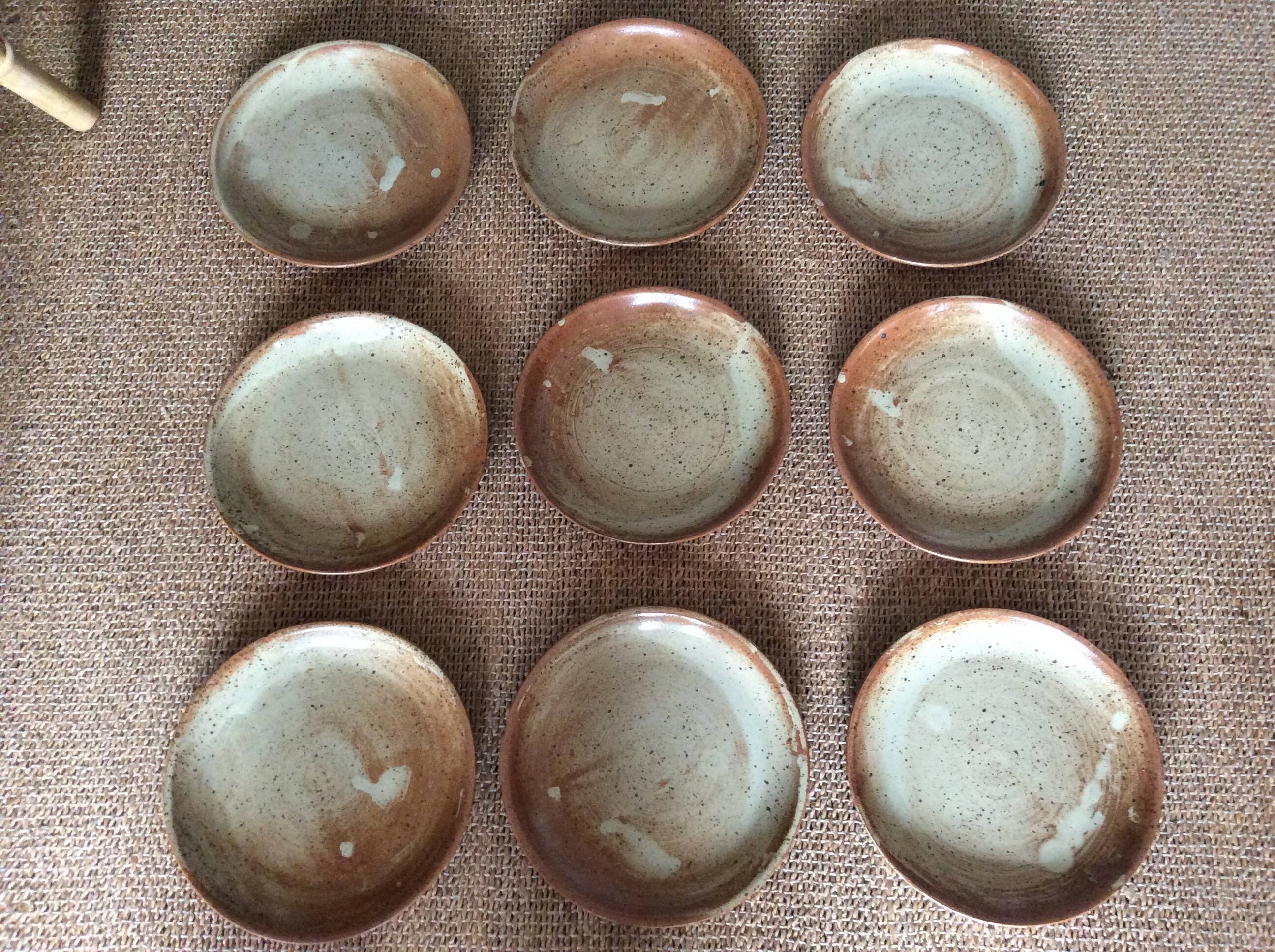 9 stoneware flat plates