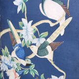 Wooden screen painted hand decorating birds