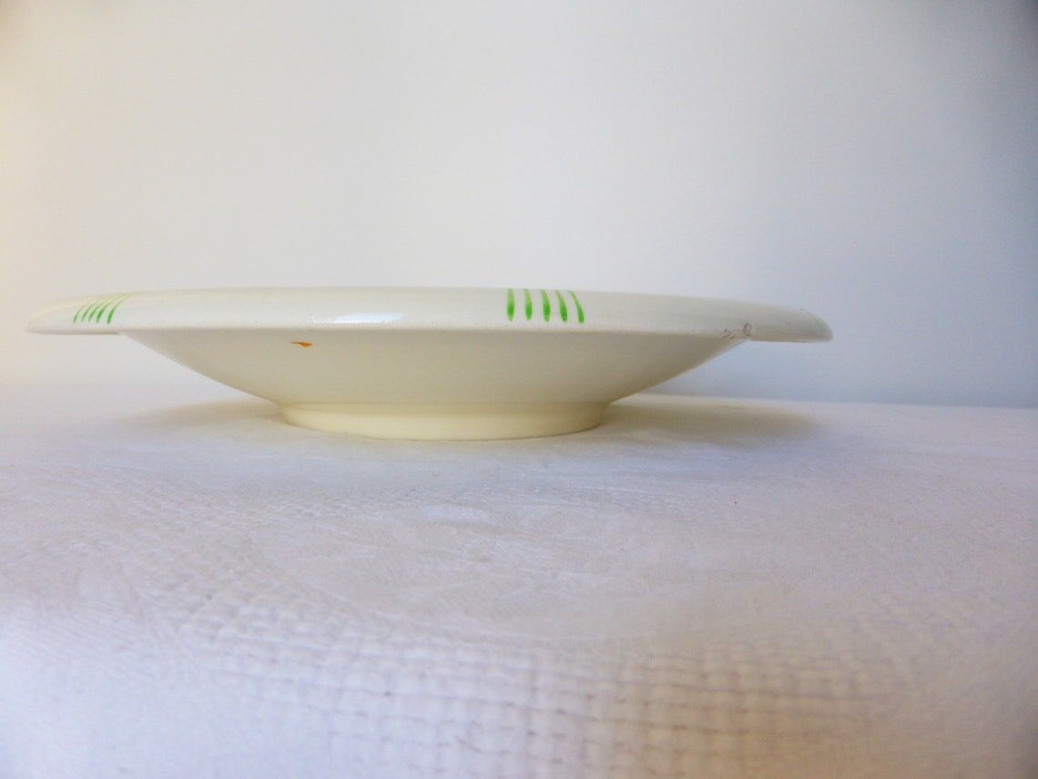 Vintage round-topped serving dish from the Gien factory, Robinson model, in porcelain