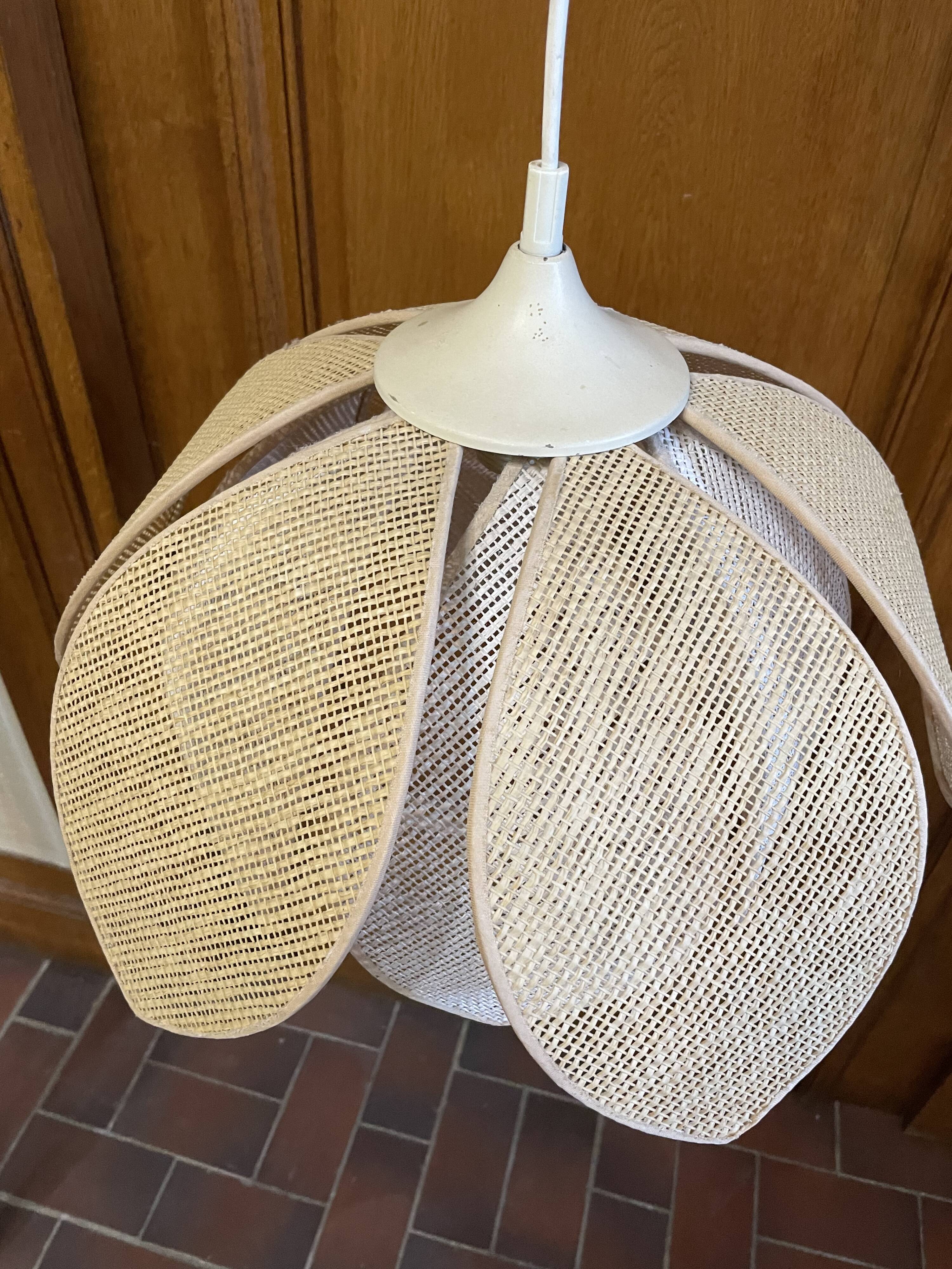 Suspension petals vintage flower