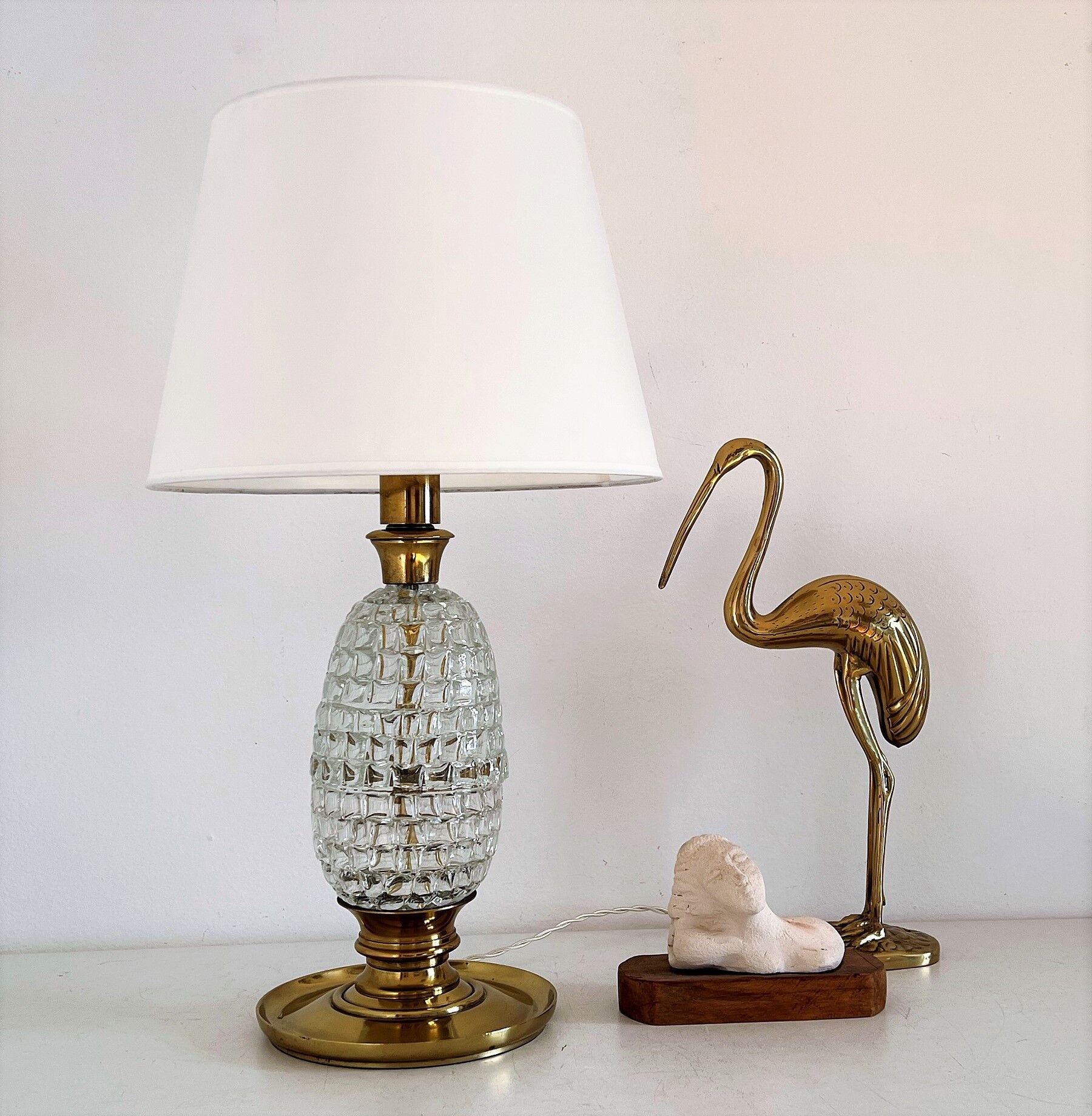 Italian mid-century table lamp with brass and creased murano glass