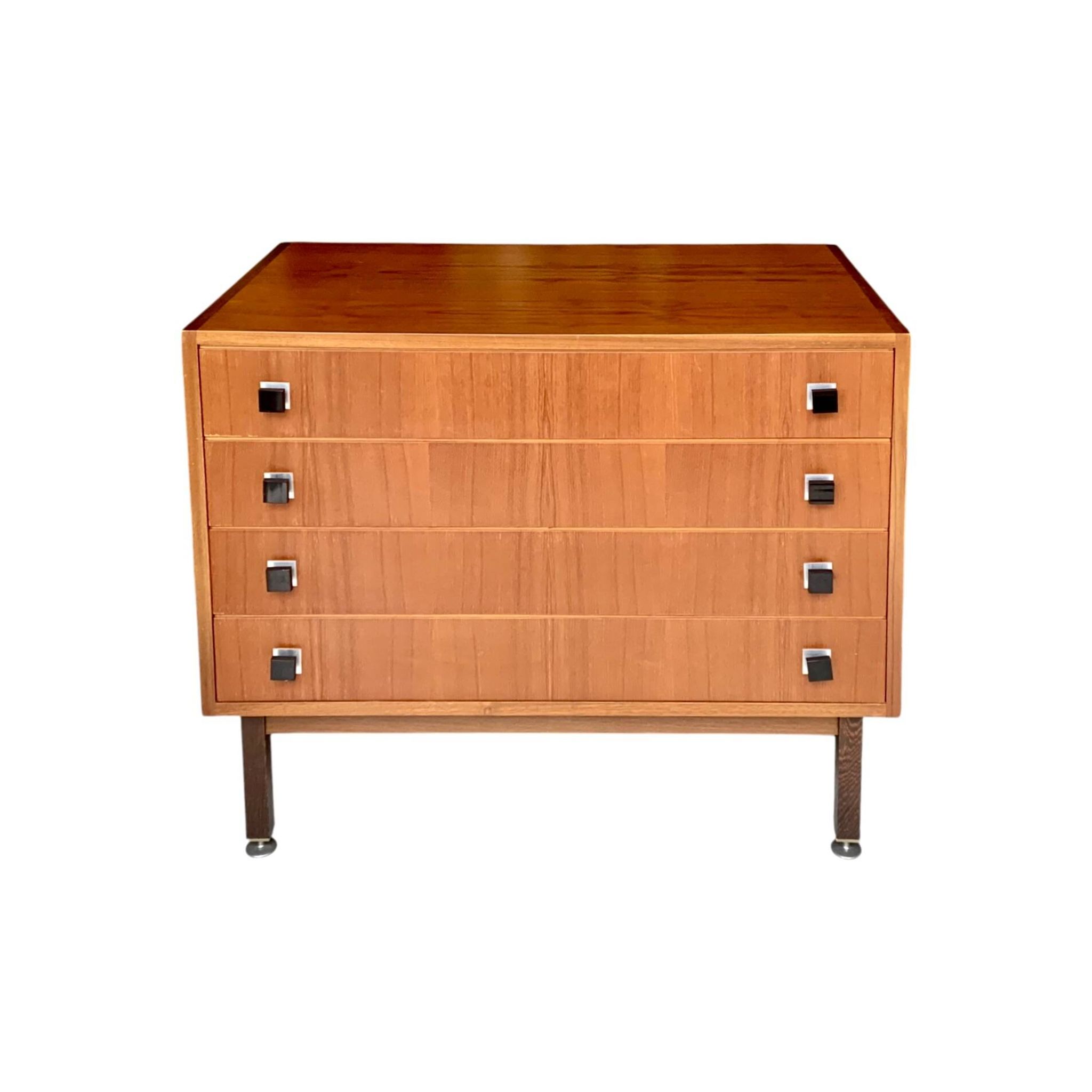 Commode vintage style scandinave - Combineurop