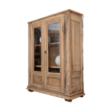 Two-door walnut showcase, 19th