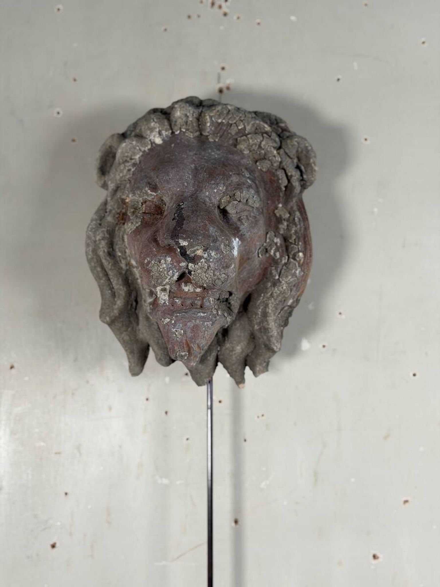 Sculpture en terre cuite, cache-boulin, élément de façade XIXème siècle