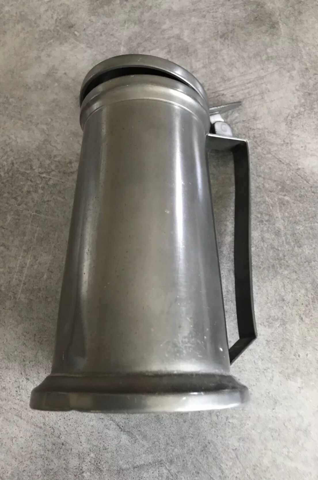 Old boc or chope to drink in pure etain 19 cm