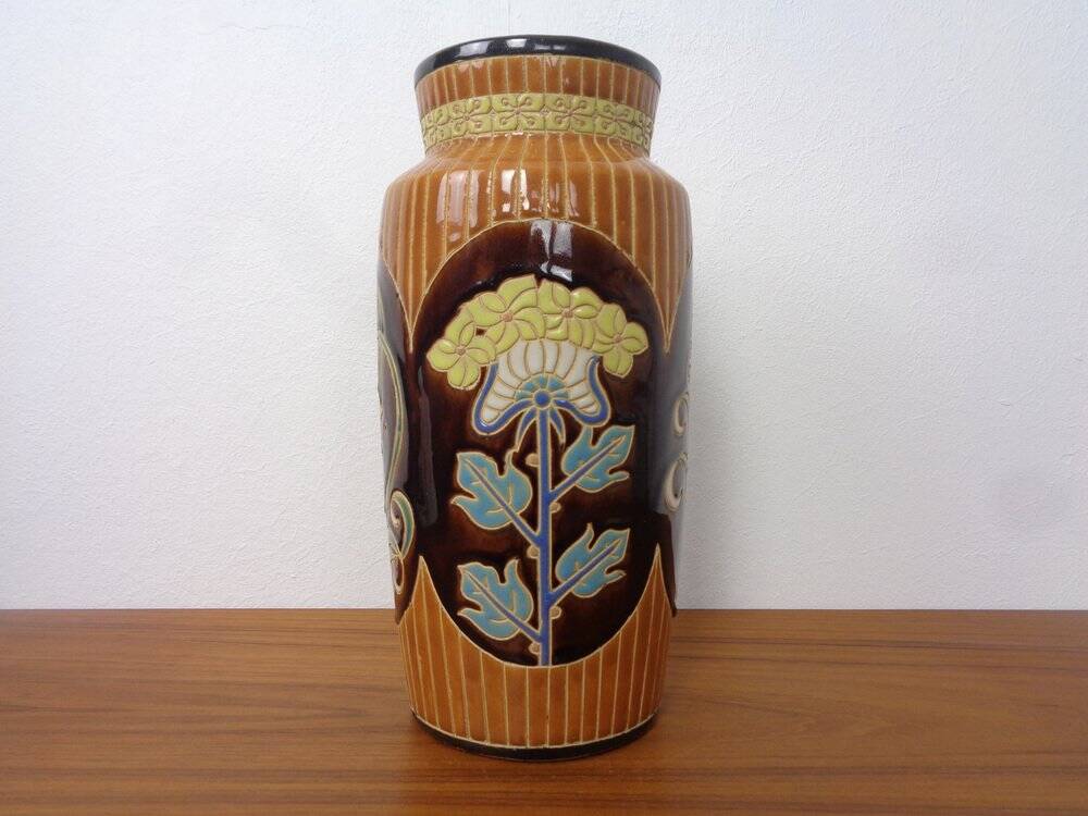 Art Nouveau pottery vase, 1920s