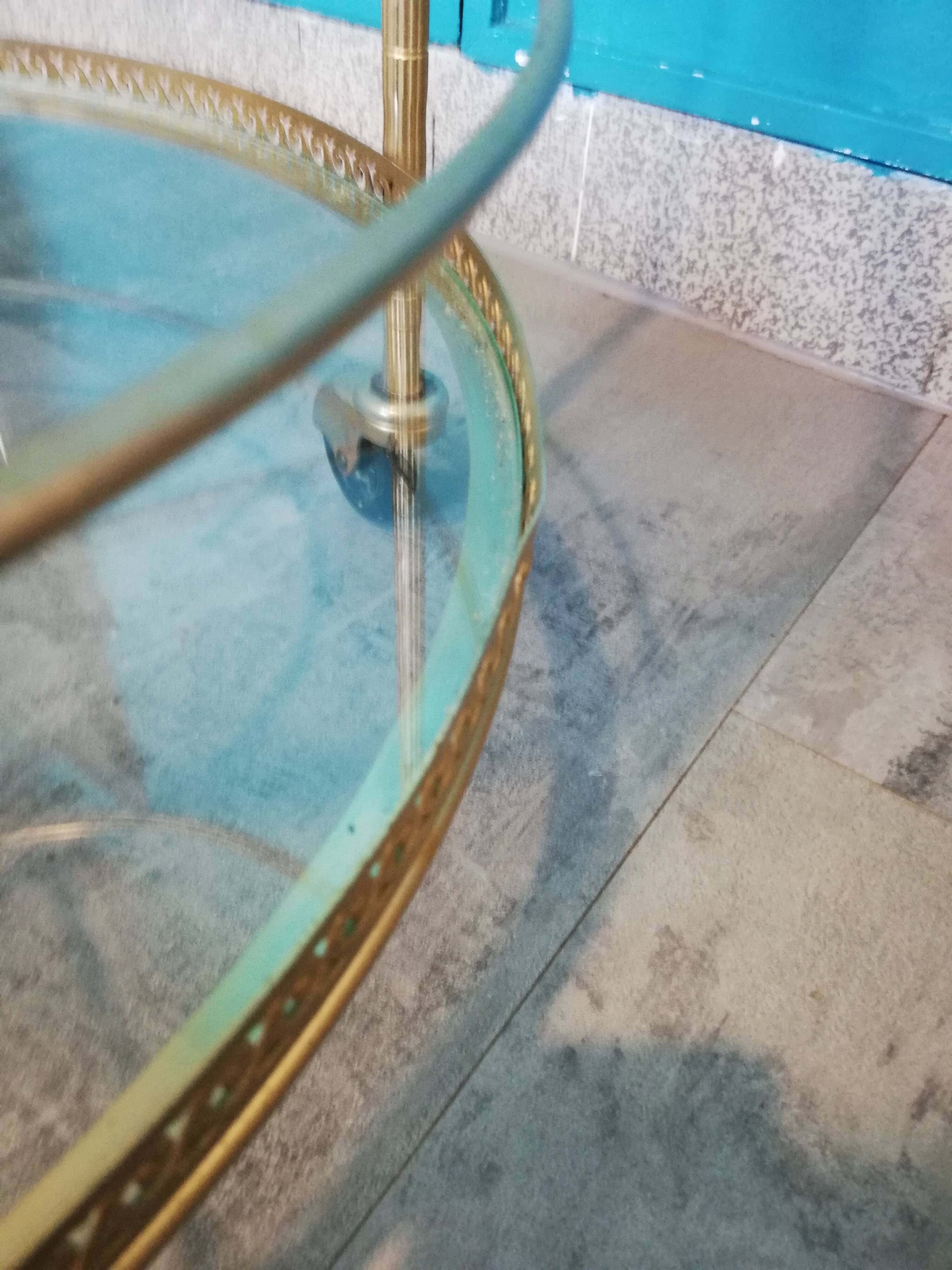 Serving table