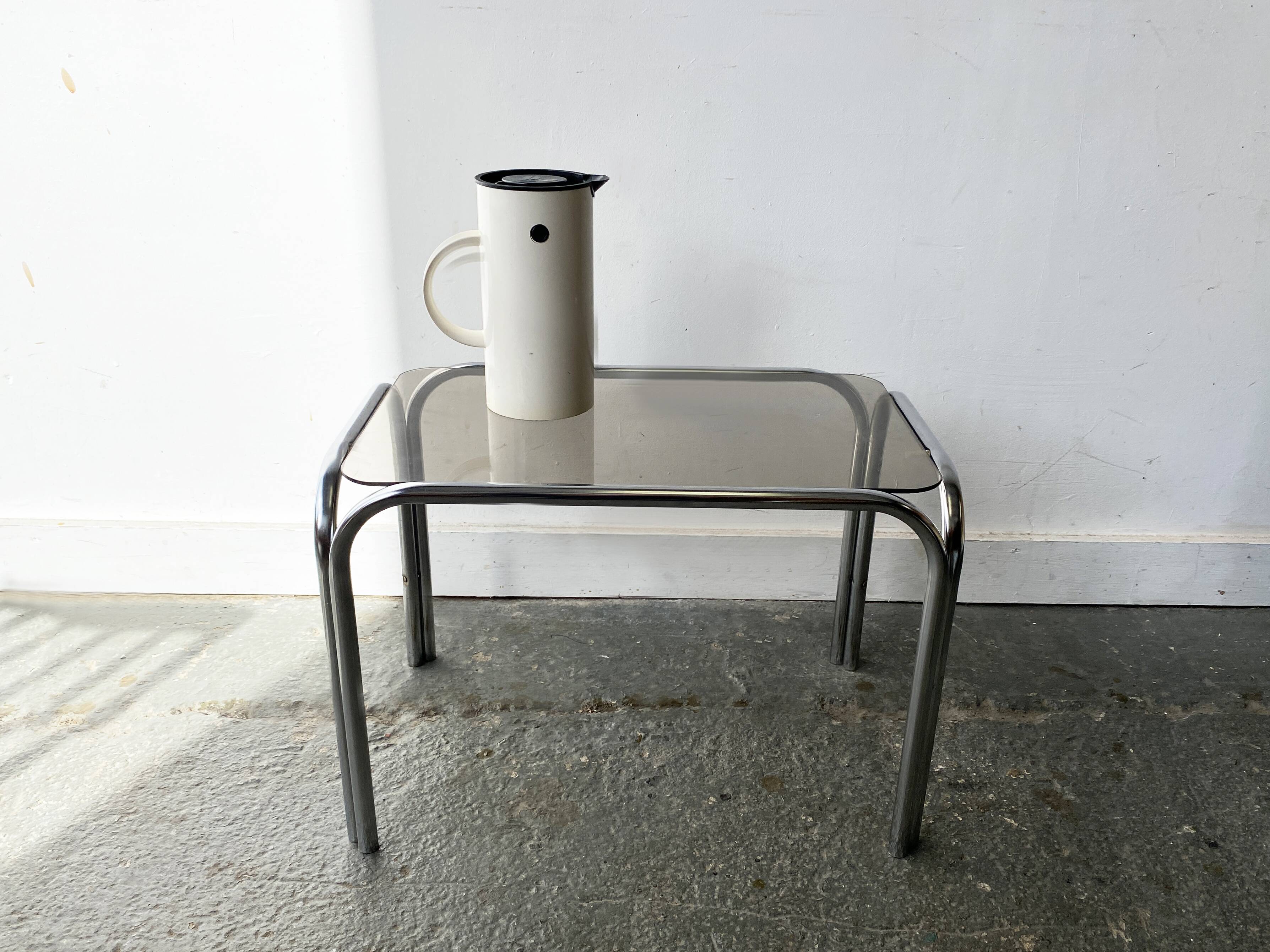 1970s Mid-Century modern tubular chrome and smoked glass nesting tables