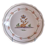 Slightly hollow dish with wavy edge in very good condition from Nevers.