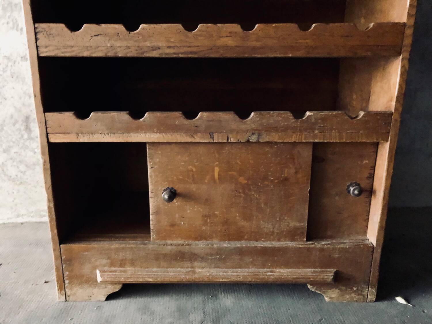 Bistro dresser cabinet