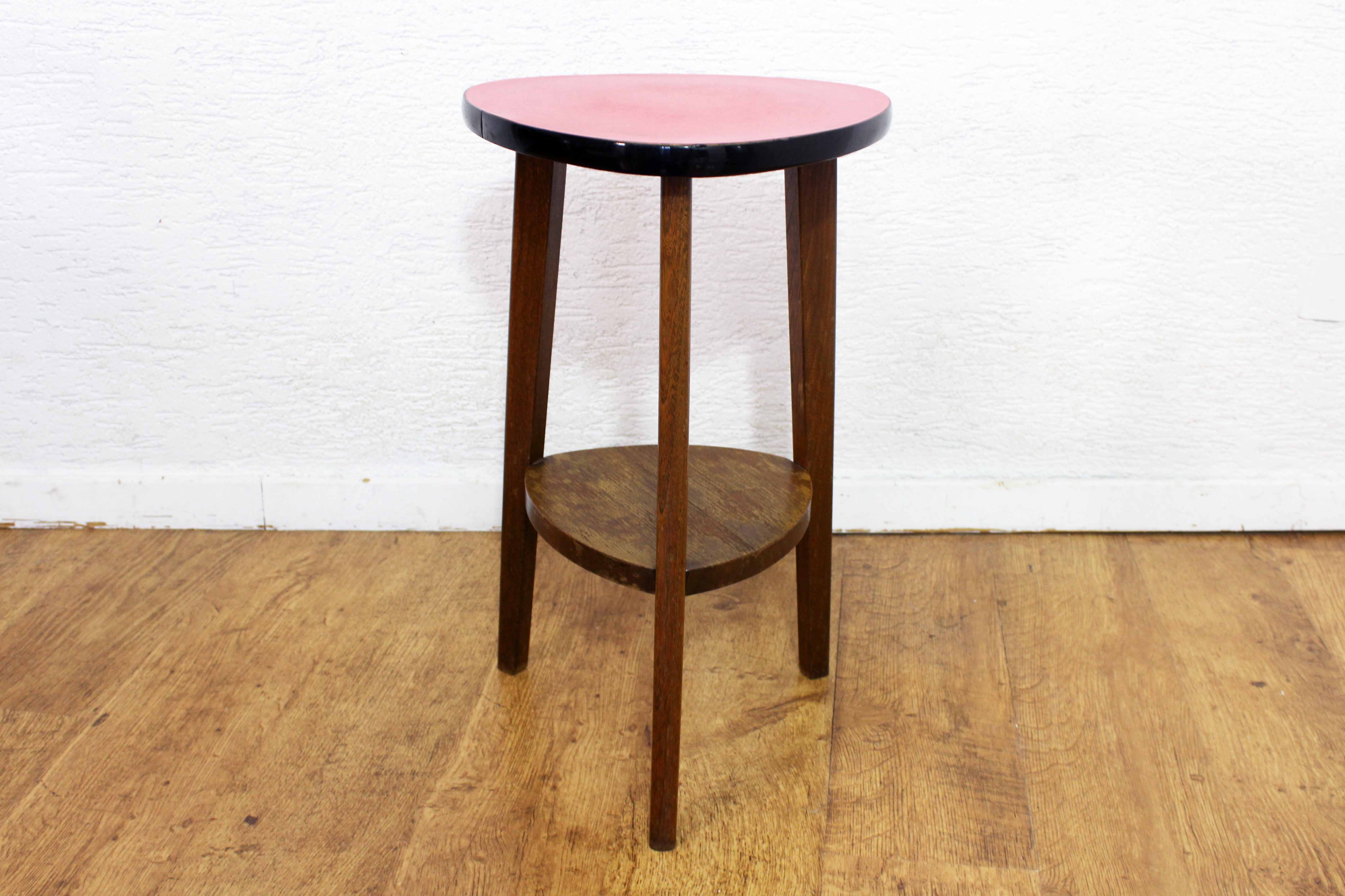 Pedestal table in formica and solid wood