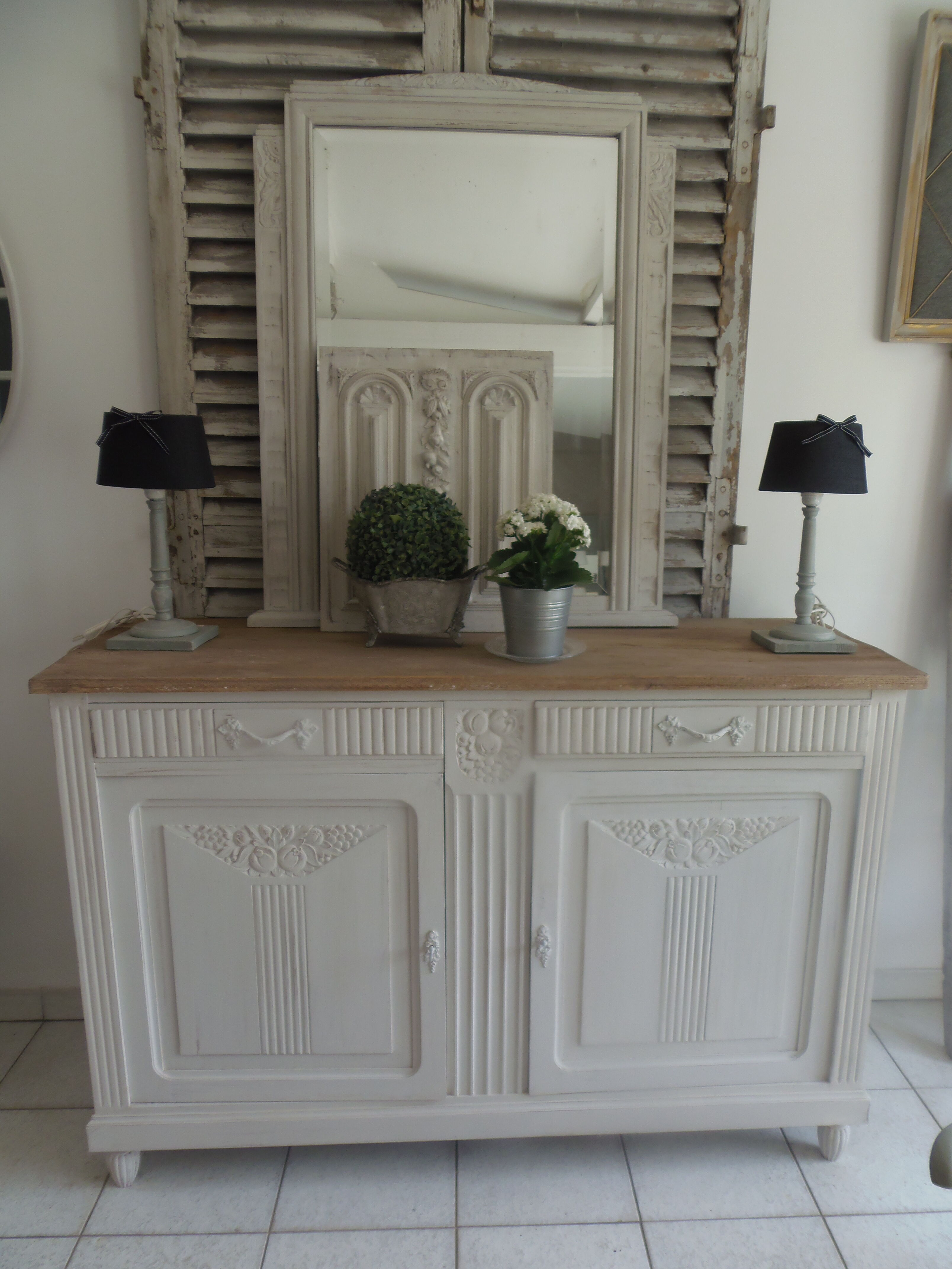 Art Deco buffet in patinated oak grey pearl platter wood tray waxed finish. Vintage buffet of the 30s revisited for a family home spirit in the spirit of the times. L 145 cm P 51 cm H 98 cm