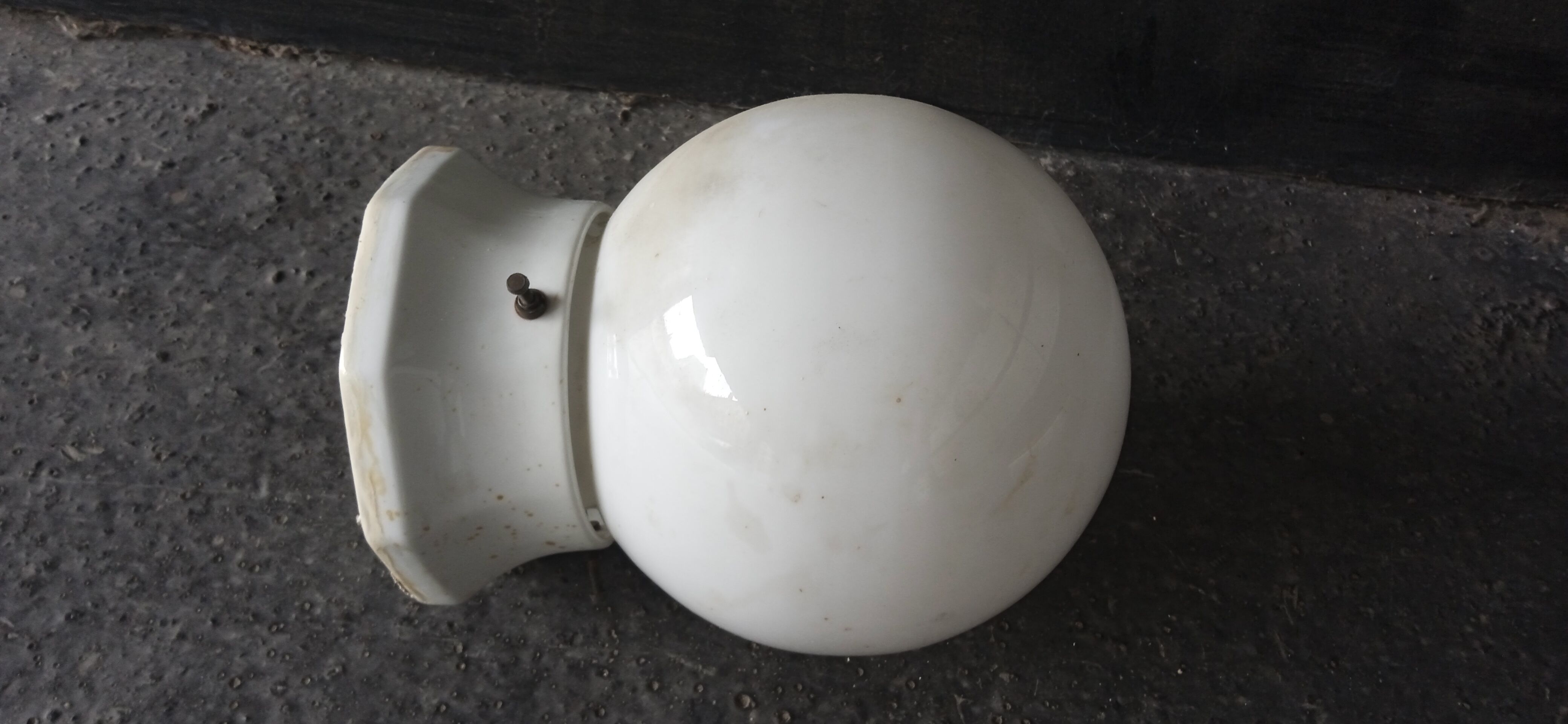 Art Deco wall lamp