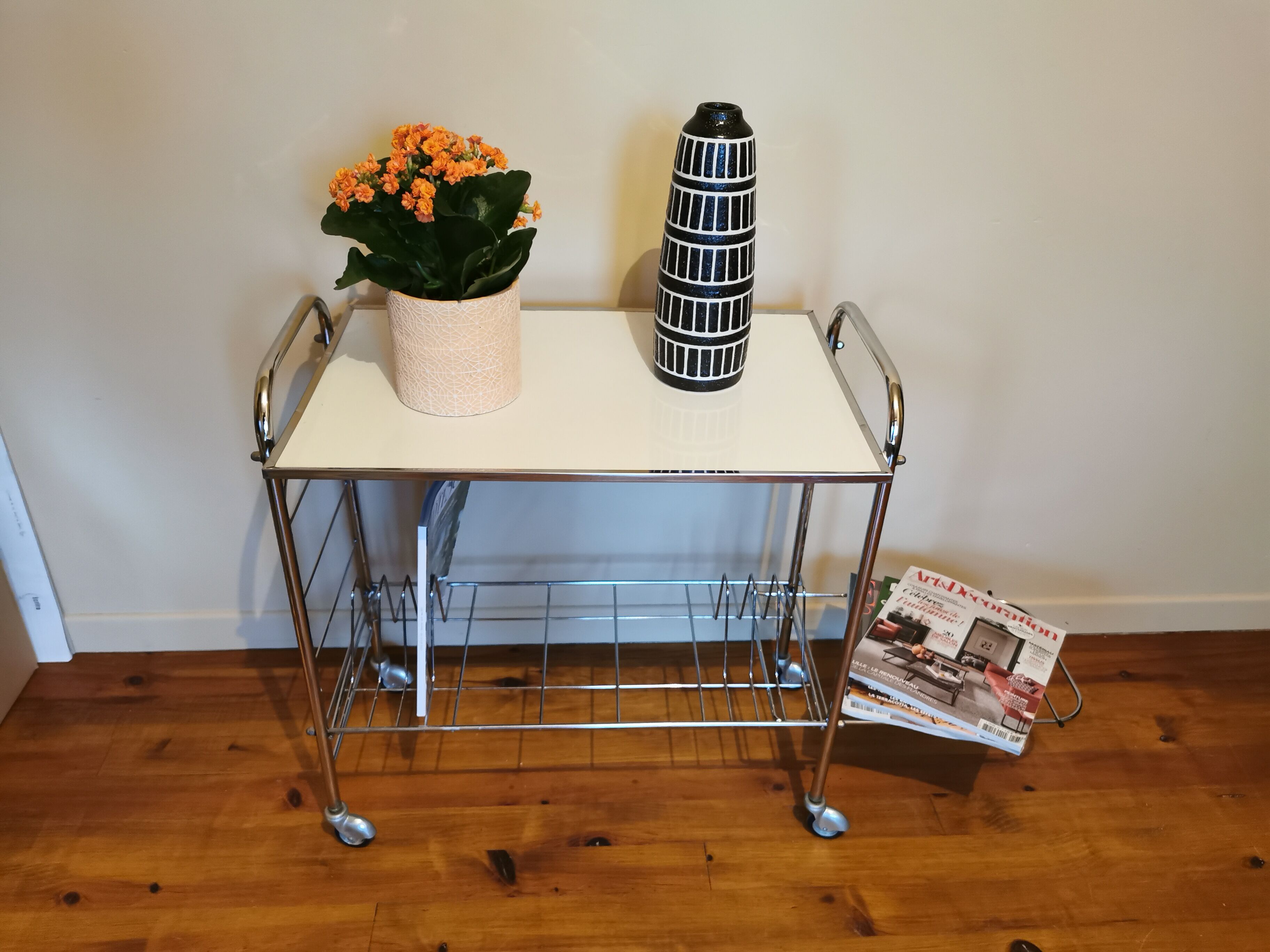 Vintage wheeled service in chrome-plated metal