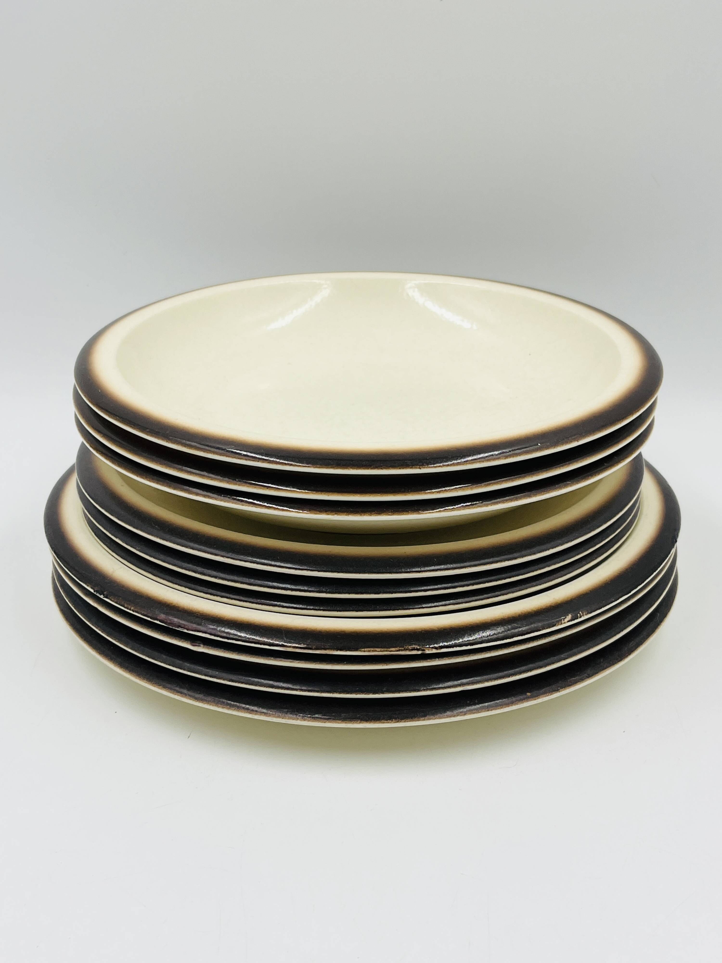 Set of 10 Boch La Louvière Sierra model plates.