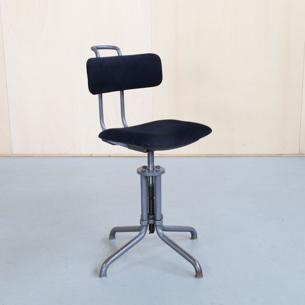 Industrial Design Office Chair model 353 by W.H. Gispen, 1930s