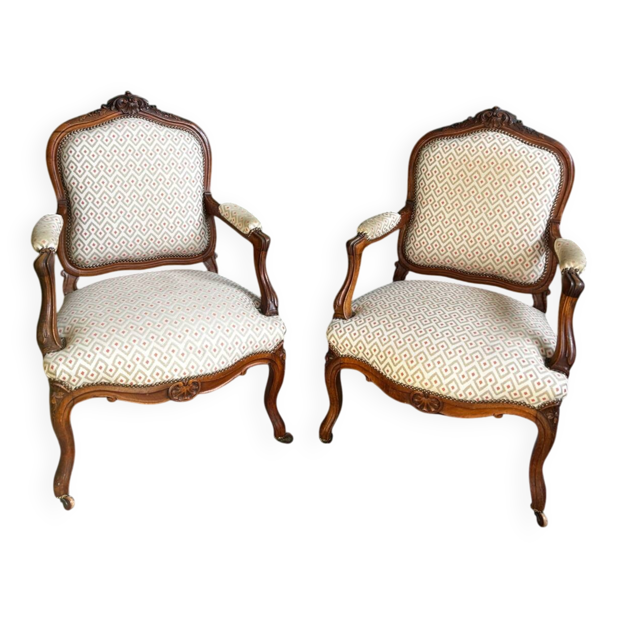 Set of two Louis XV shepherdesses