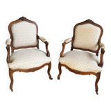 Set of two Louis XV shepherdesses