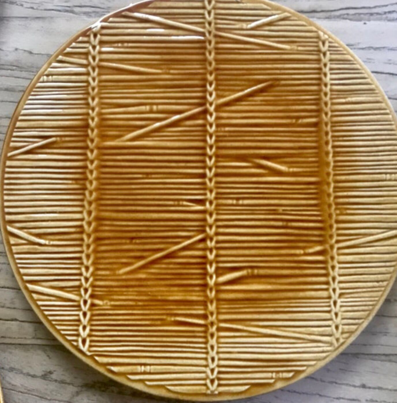 8 vintage Gien cheese plates france