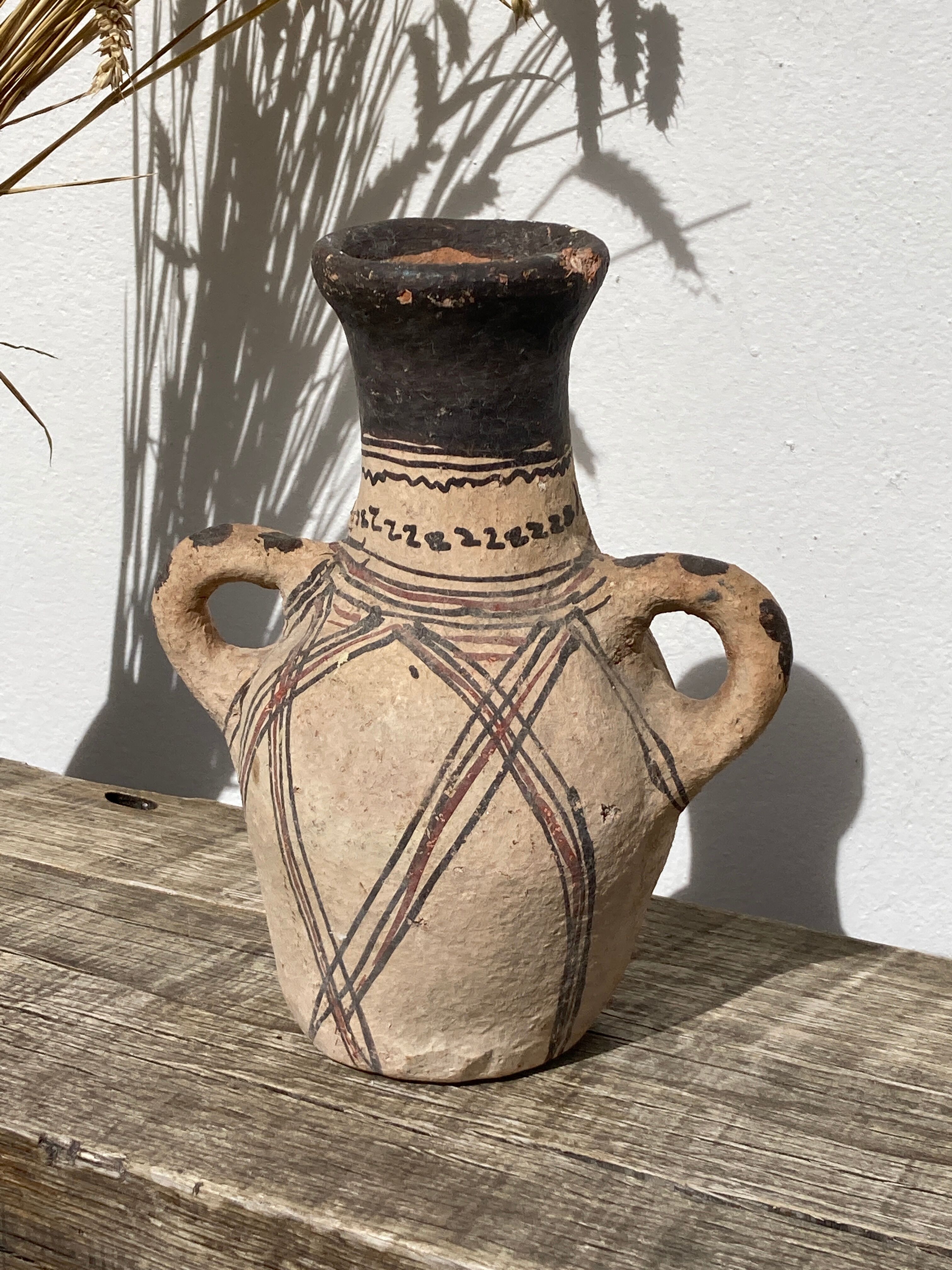 Vase poterie jarre à eau berbère en tVase poterie jarre à eau berbère en terre cuierre cuite du Rif