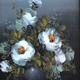 Table bouquet of eglantins