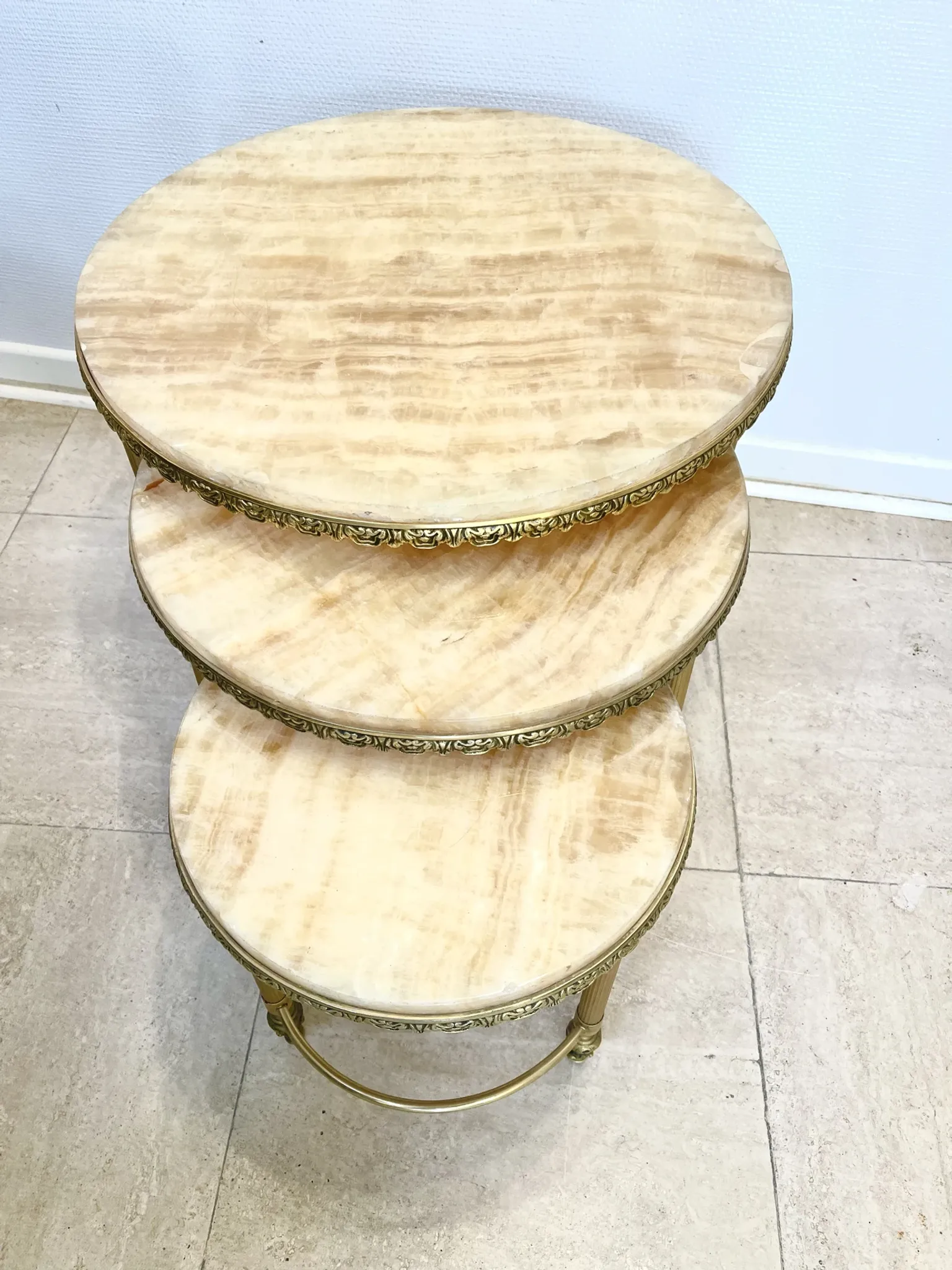 Set of 3 nesting tables in marble and gold metal – 1970s