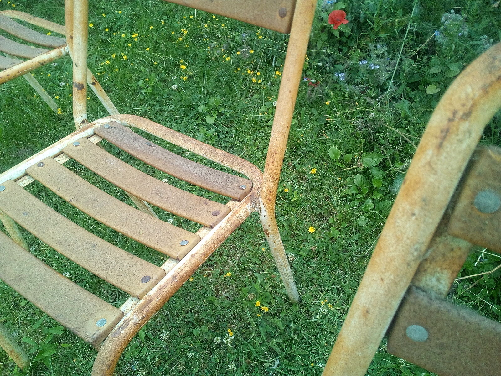 Serie de 4 chaises en tôle