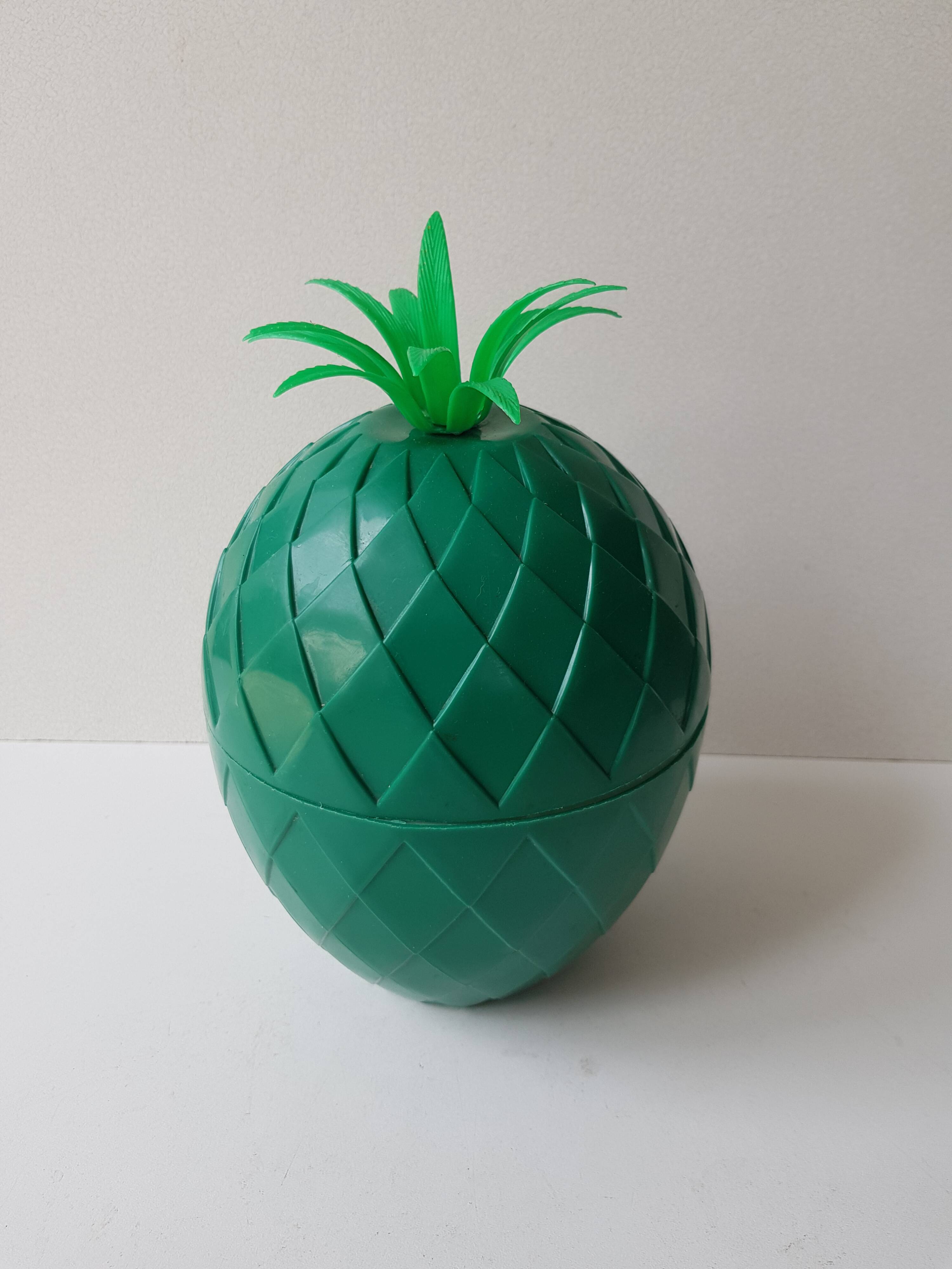 Vintage green "pineapple" ice cube bucket from the 1970s - 70's