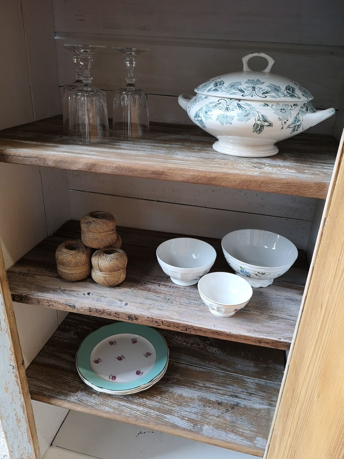 Armoire bonnetière