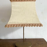 Retro lamp with pagoda lampshade