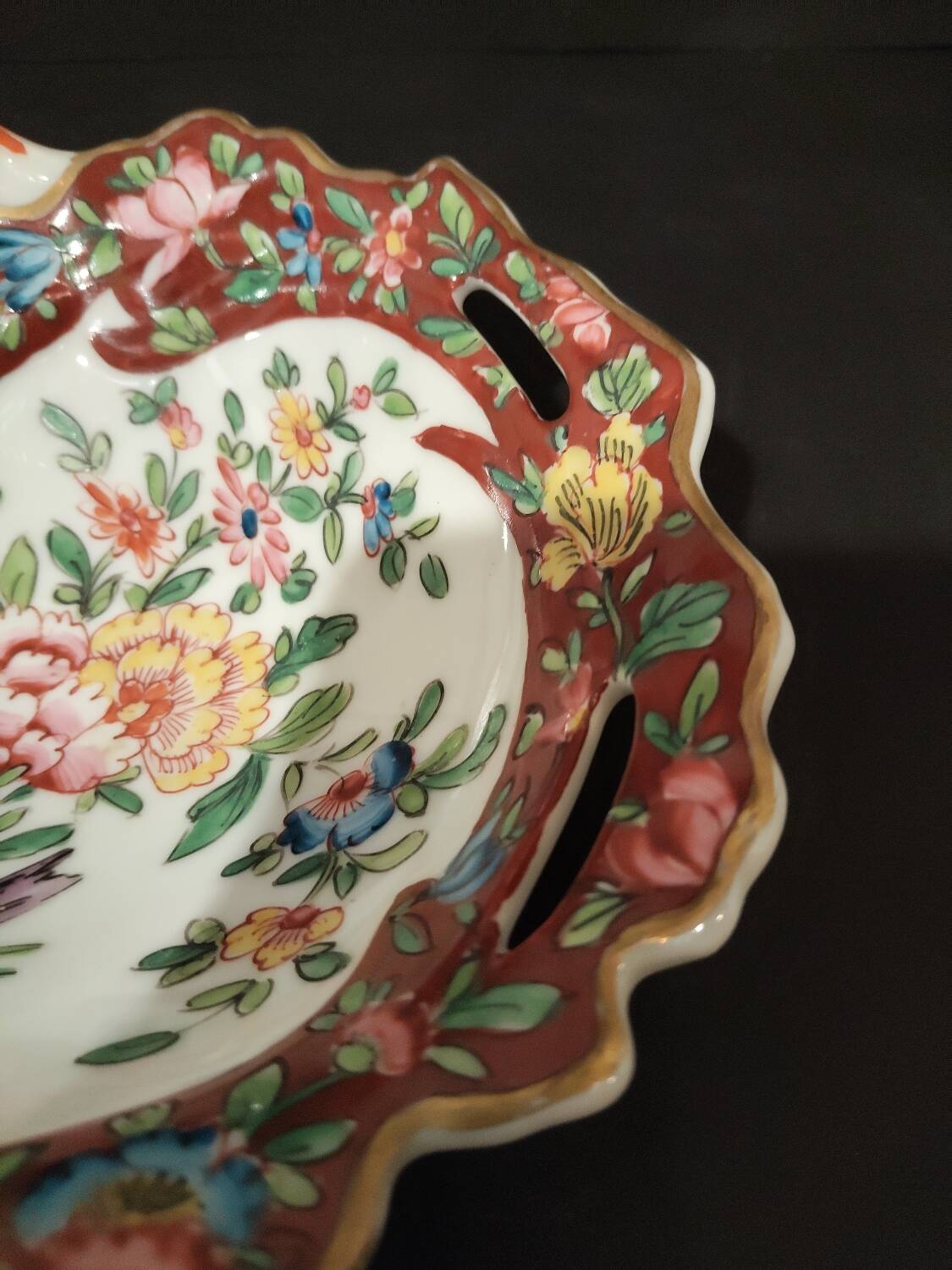 Double porcelain servant with floral decoration, polychrome and gilding – f