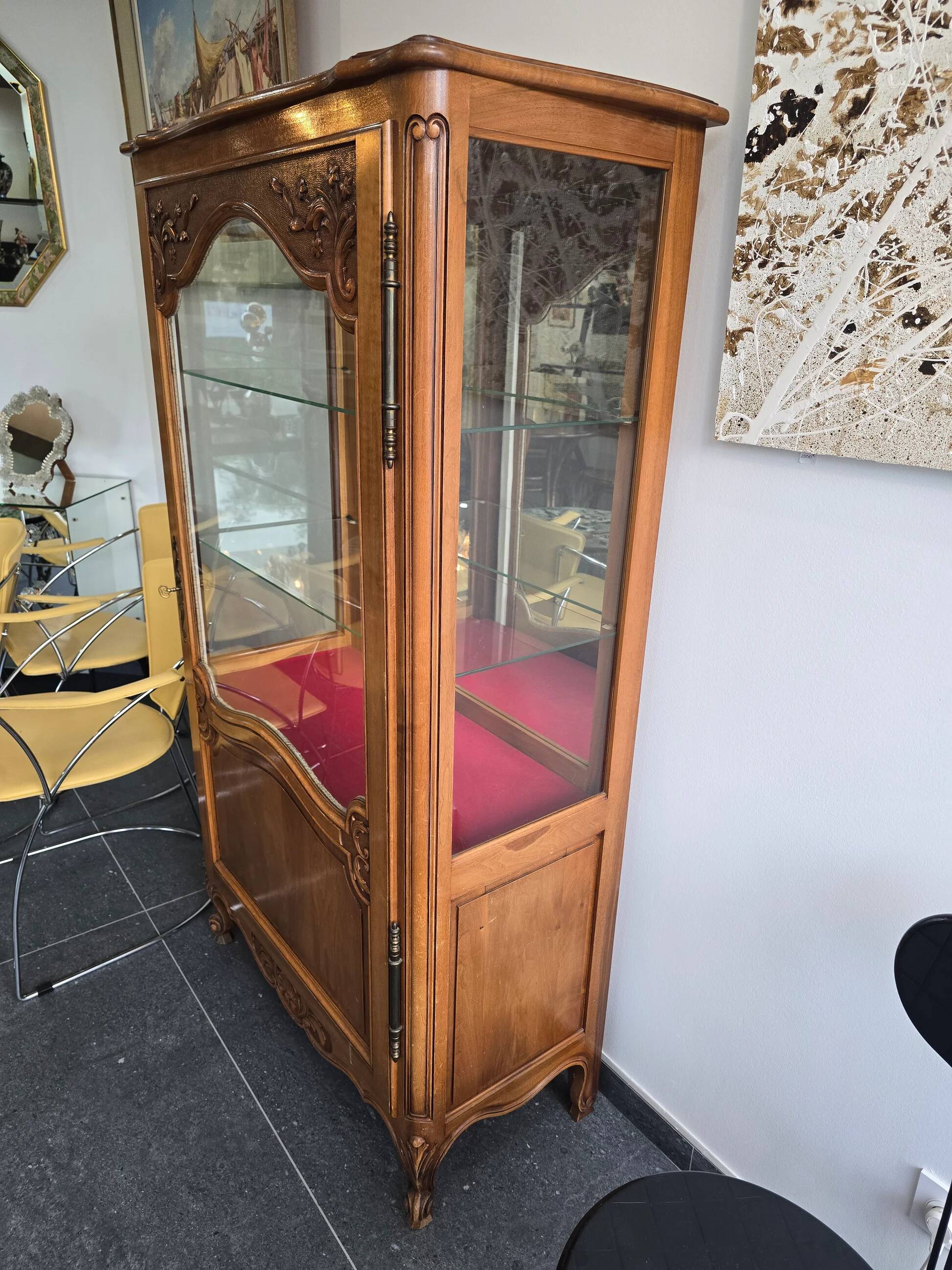 Vitrine de style Louis XV en merisier – Fabrication française UNIFA