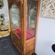 Vitrine de style Louis XV en merisier – Fabrication française UNIFA