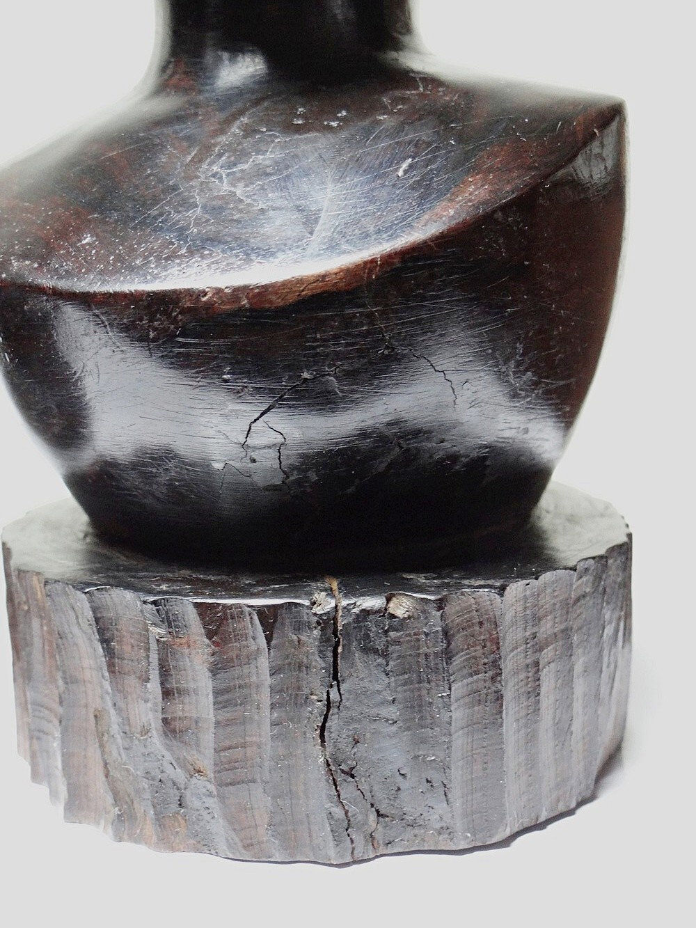 Couple of Malagasy busts in dark exotic wood, carved, craftsmanship from the 1940s to 1970s.