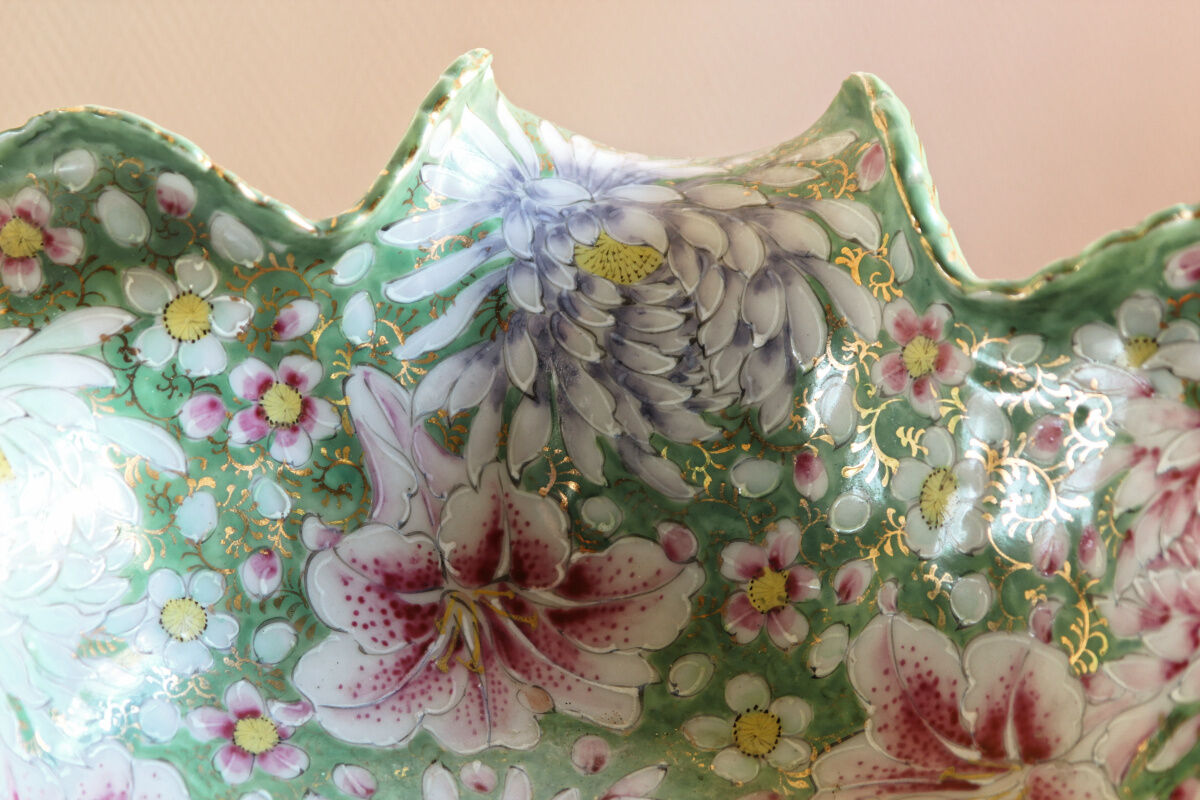 Polylobed earthenware salad bowl