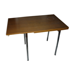 Table en formica marron avec 2