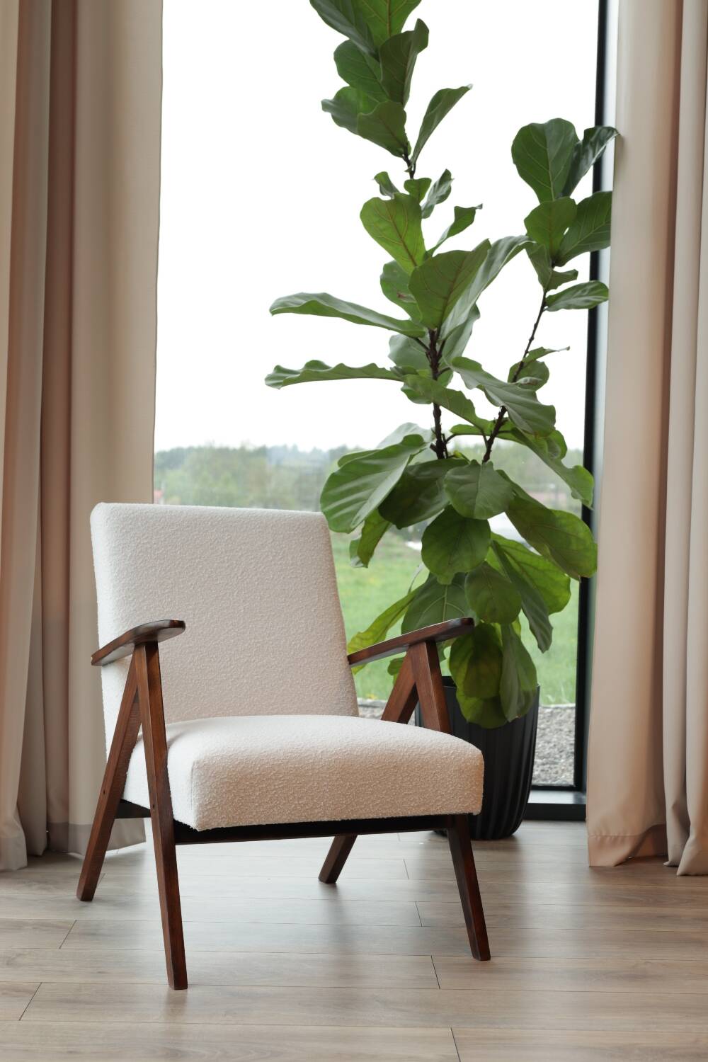 Vintage white bouclé zigzag armchair 1970