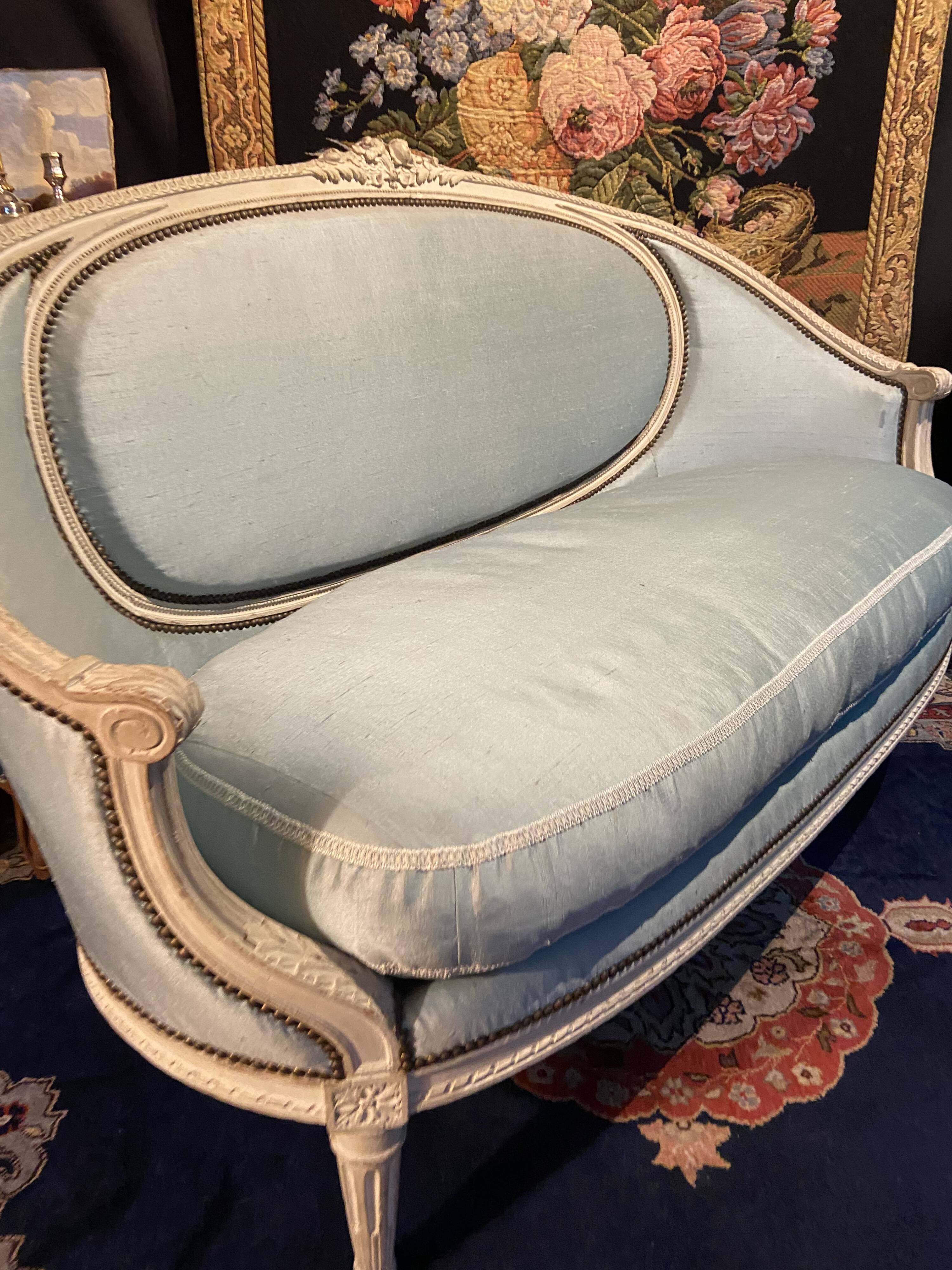 Louis XVI basket sofa from the 18th century