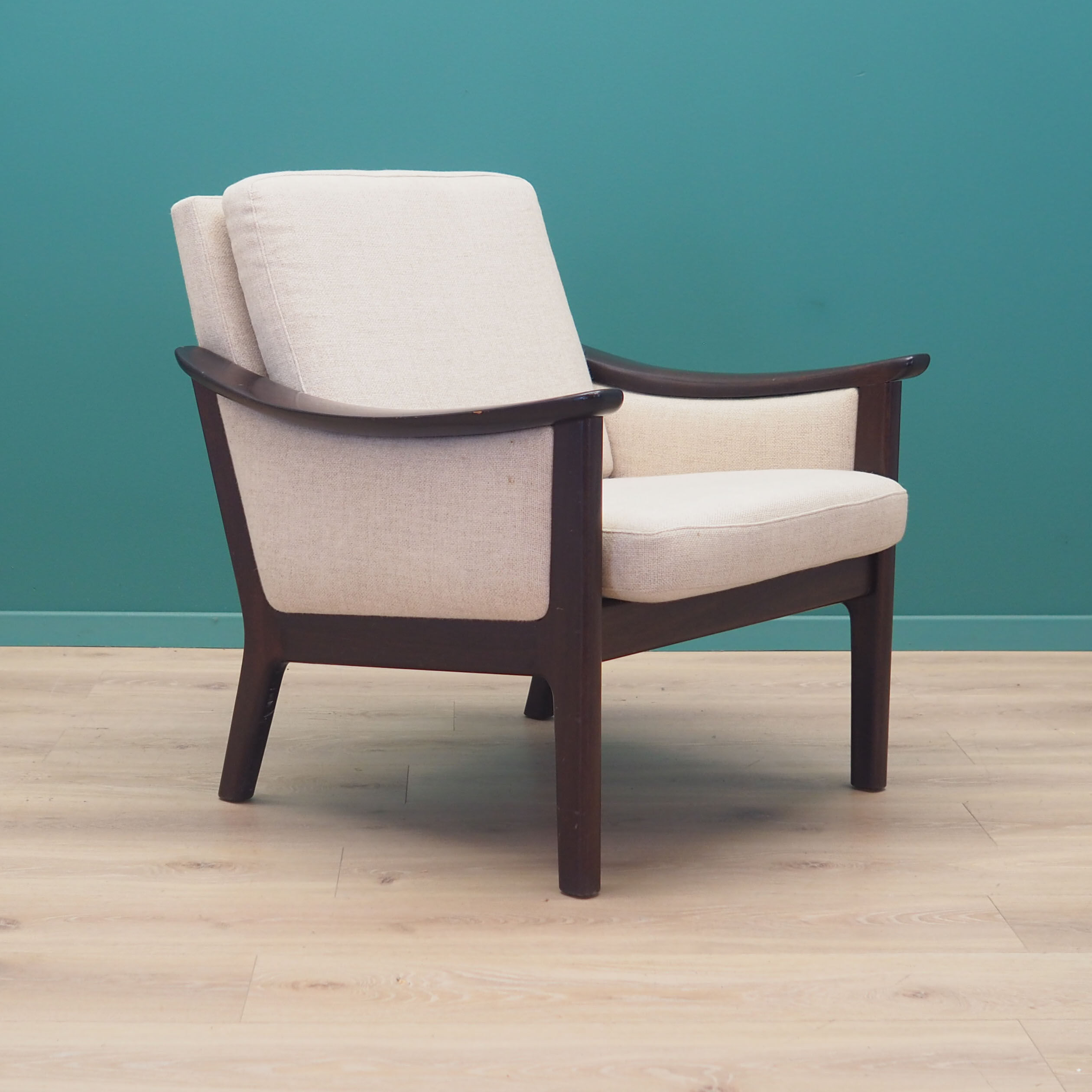 Fauteuil beige, années 1970, design danois, fabriqué au Danemark