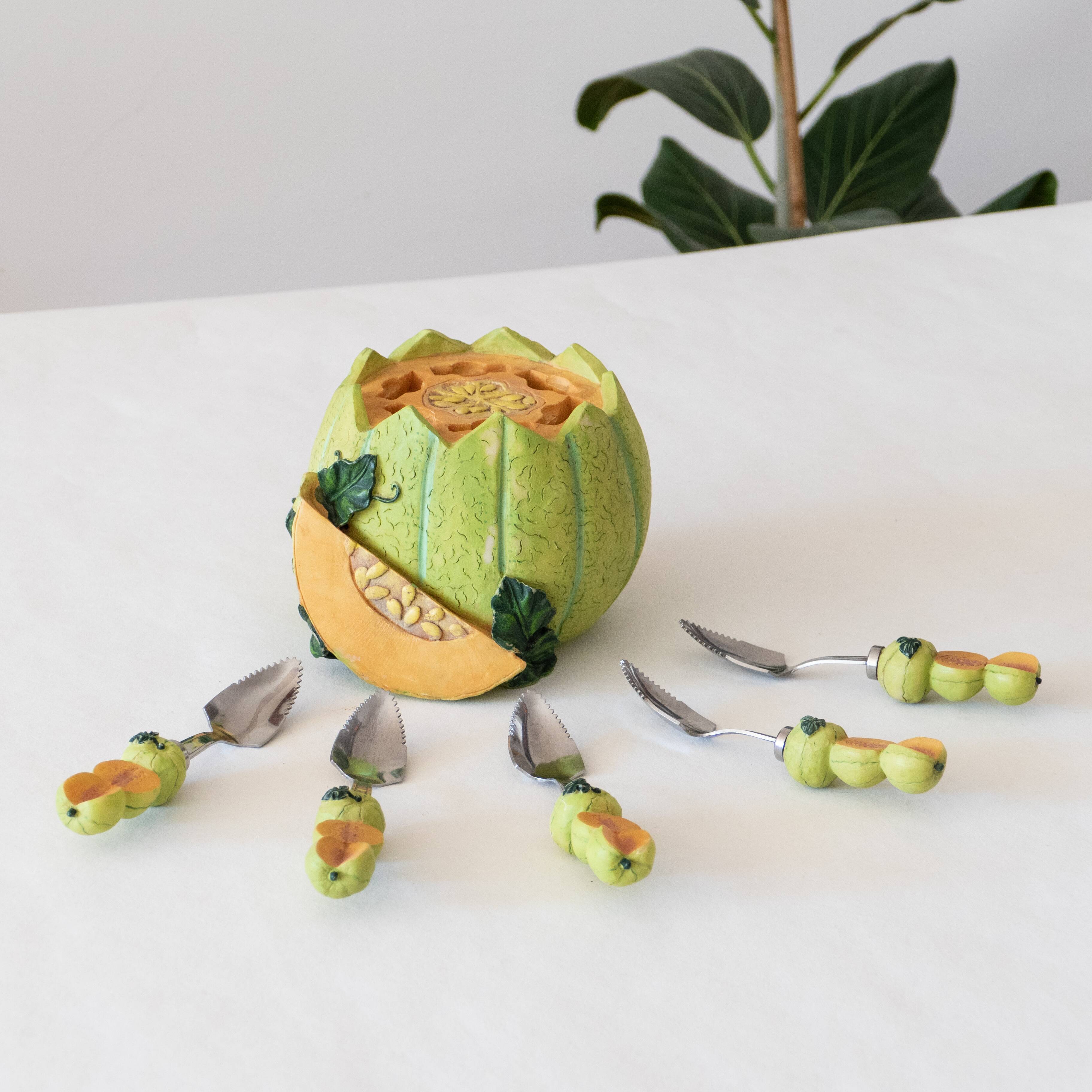 Ceramic trompe-l'oeil bowler spoon servant