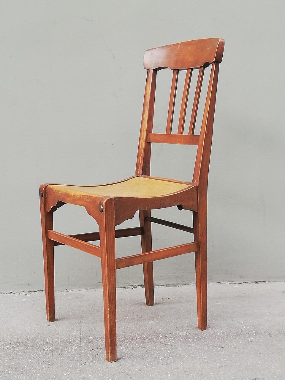 1920s chair from the French manufacturer "STELLA"