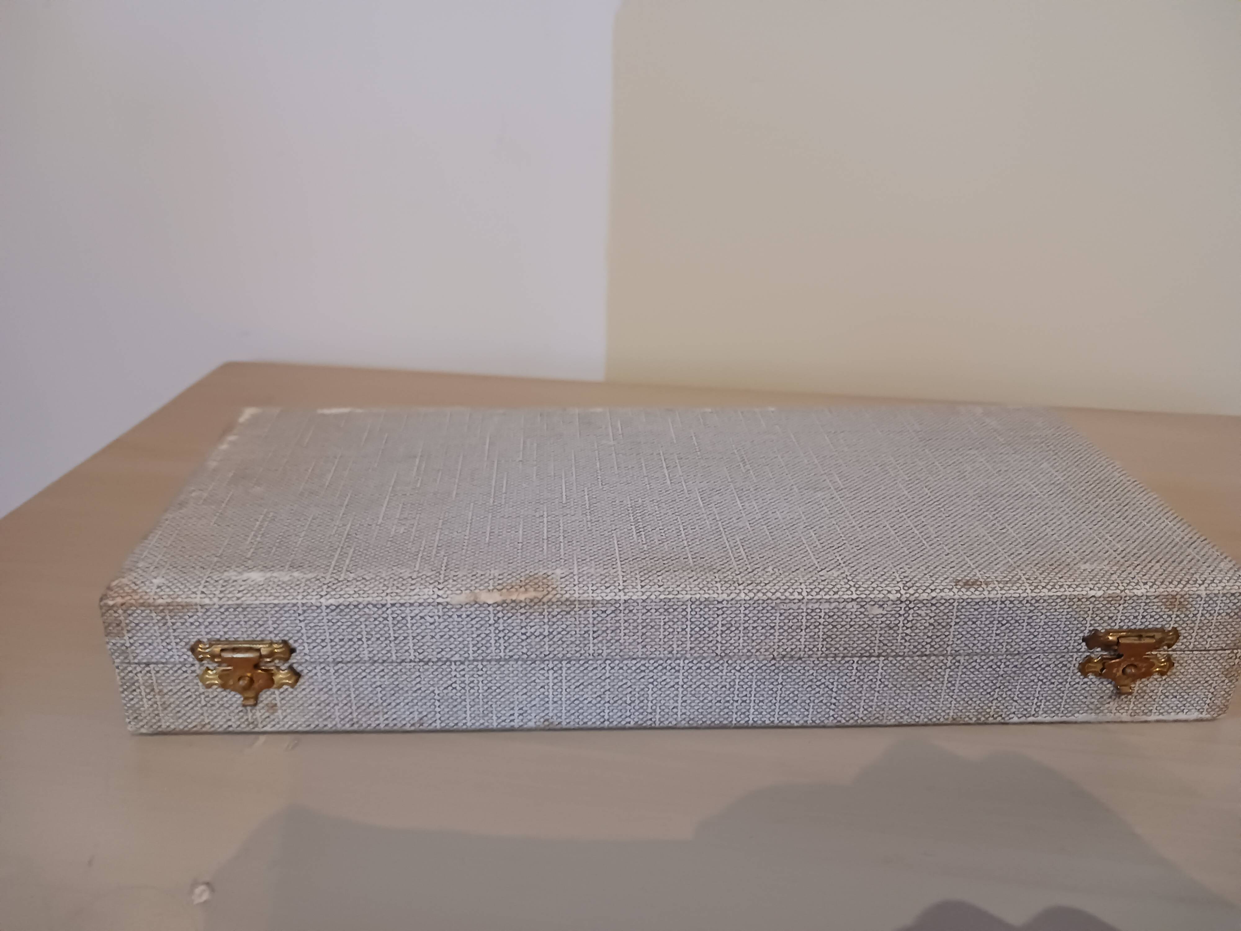 Vintage bakelite knives