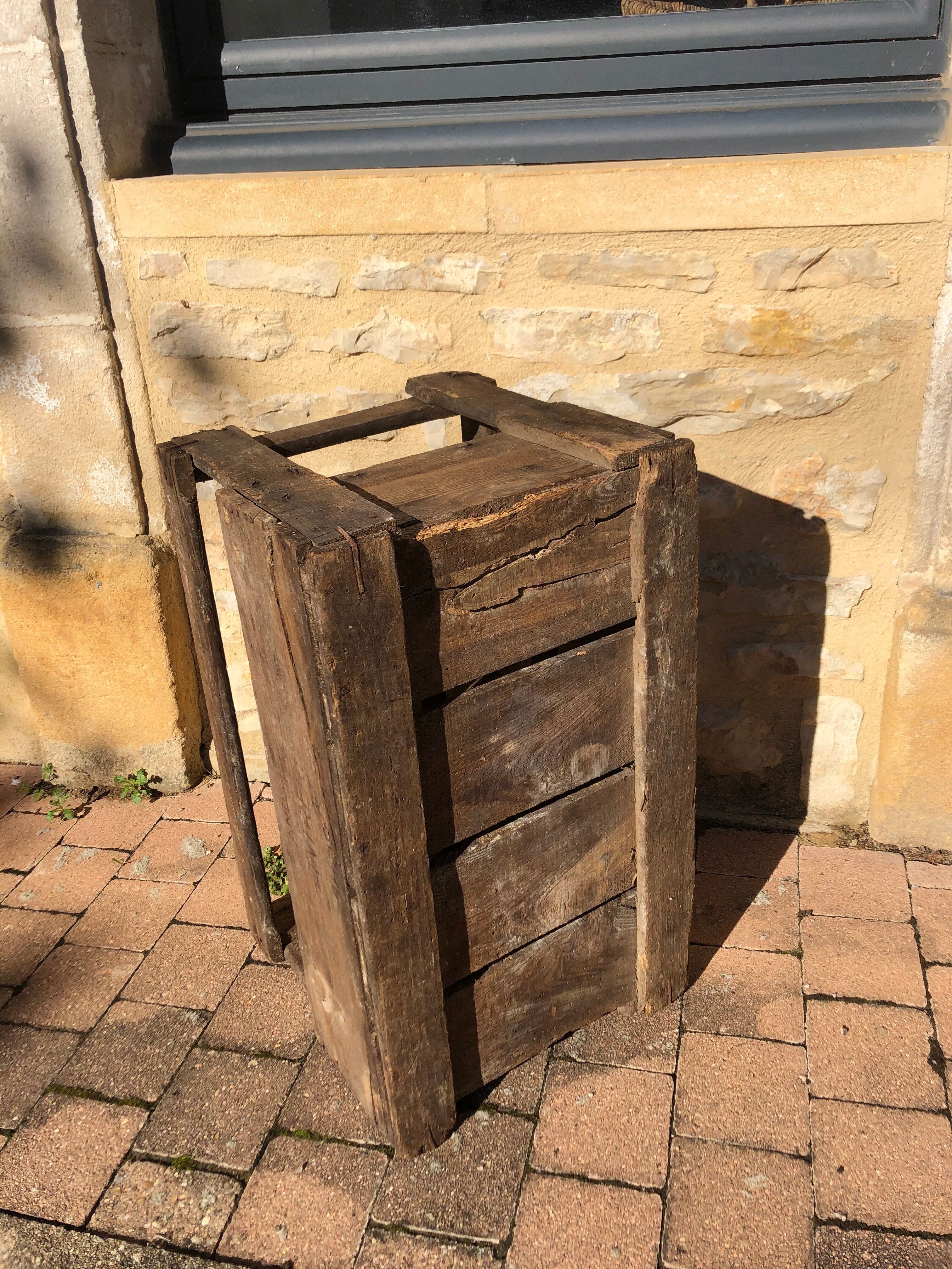 Wooden crate-bottle storage