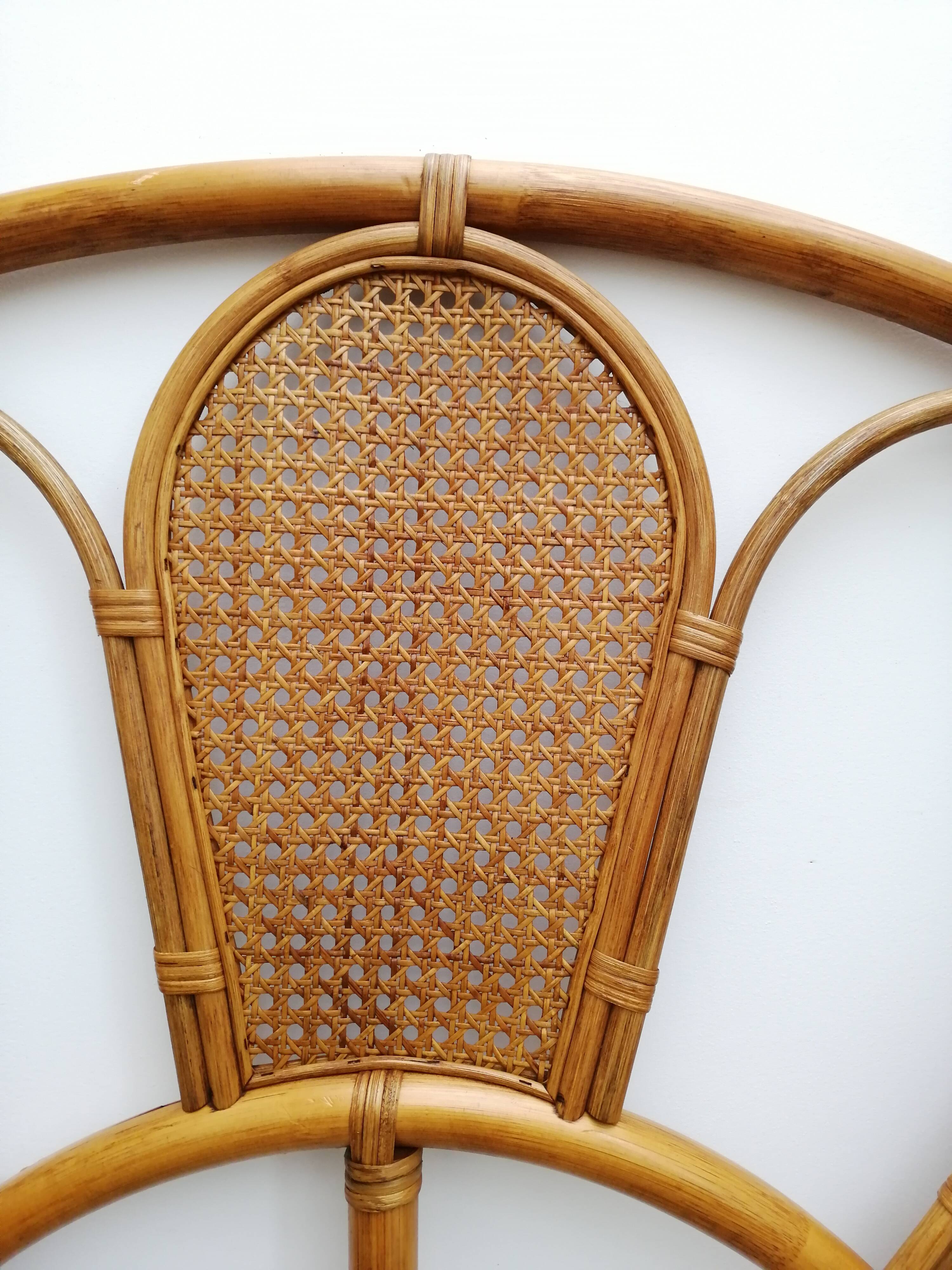 Bedhead in rattan