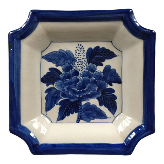 Empty pocket blue floral decoration